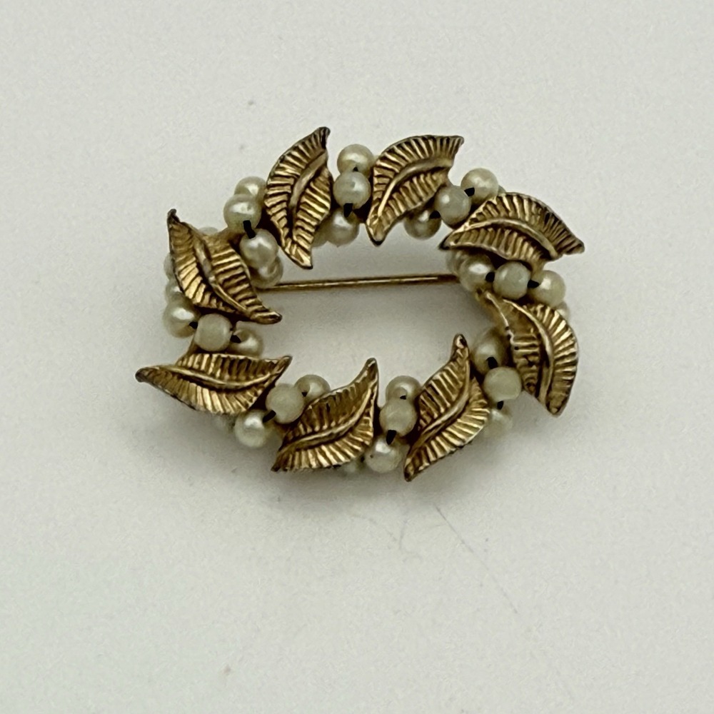 Vintage Faux Pearl Wrapped Oval Wreath Brooch Gold Tone Leaf Pin 1.25"